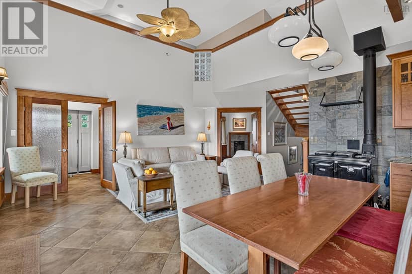 440 Westwood Boulevard — photo 12 of 40