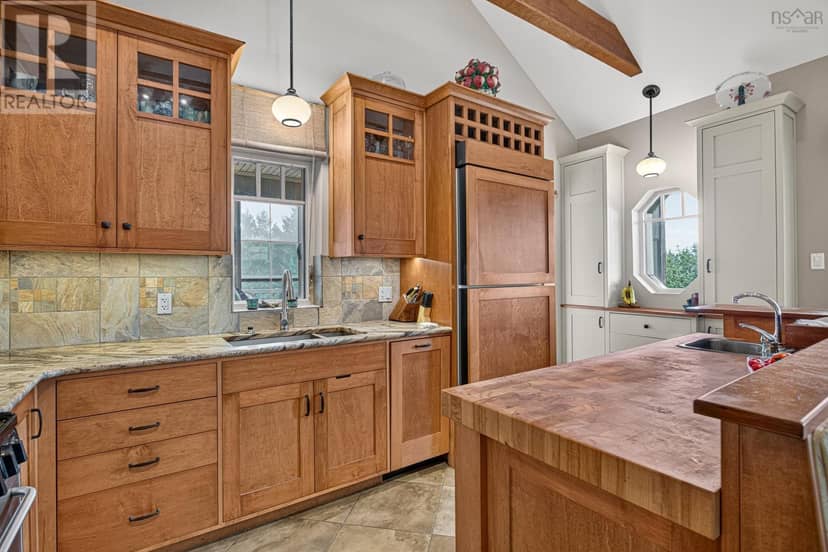 440 Westwood Boulevard — photo 15 of 40