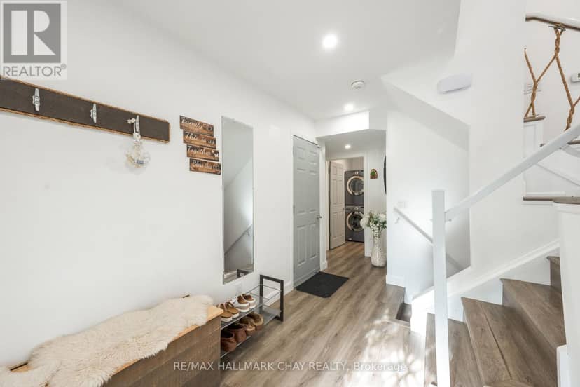 275 Sunnidale Road — photo 7 of 40