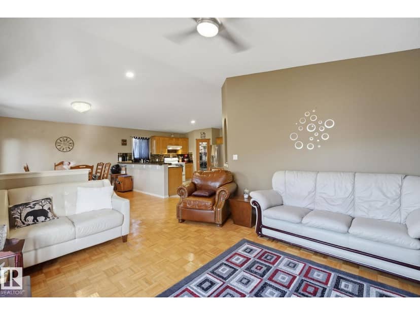 5132 157 AV NW — photo 12 of 37