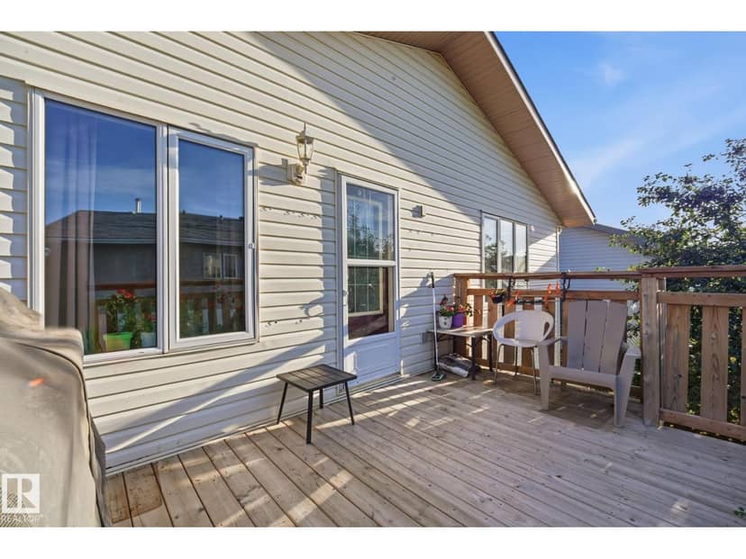 5132 157 AV NW — photo 32 of 37