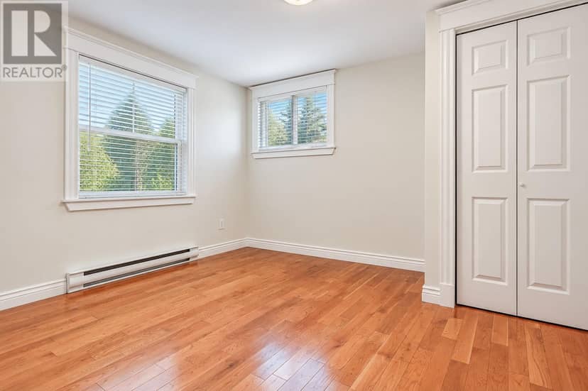 61 Calver Avenue — photo 16 of 16