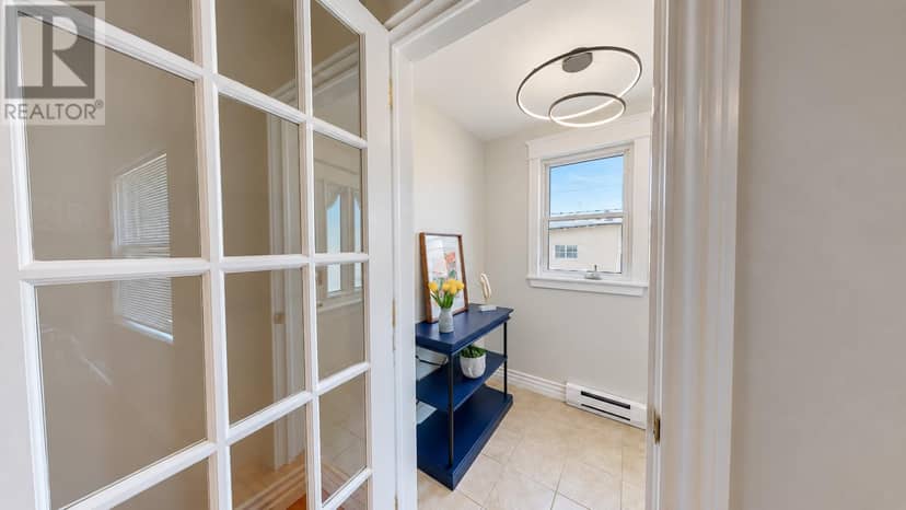 61 Calver Avenue — photo 3 of 16
