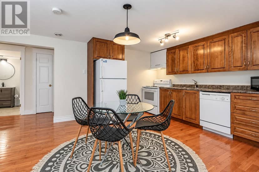 61 Calver Avenue — photo 7 of 16