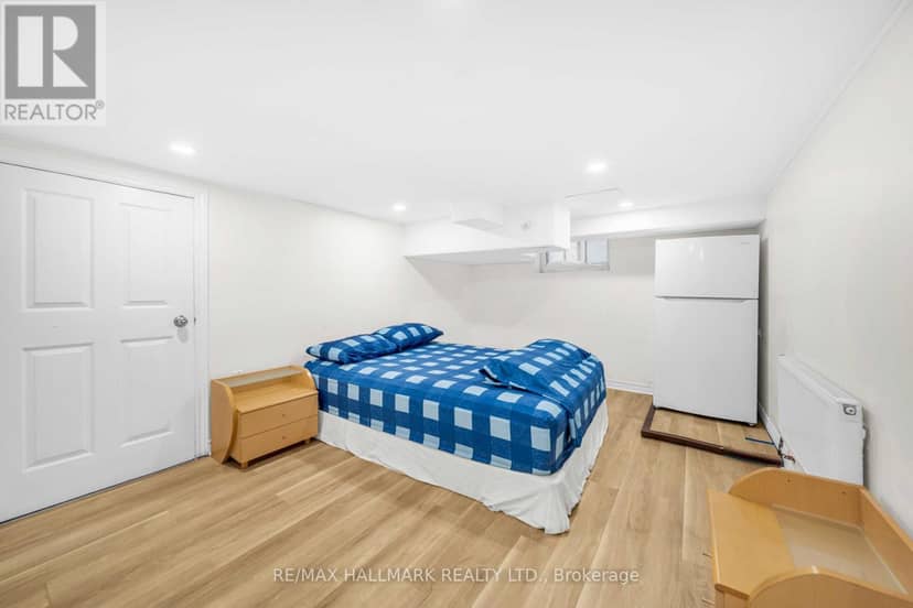 20 Elizabeth Street S — photo 20 of 27