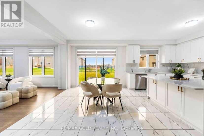 9 Sandhill Crescent — photo 10 of 40