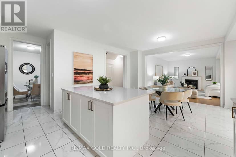 9 Sandhill Crescent — photo 18 of 40