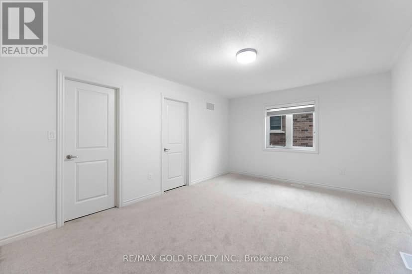 9 Sandhill Crescent — photo 38 of 40