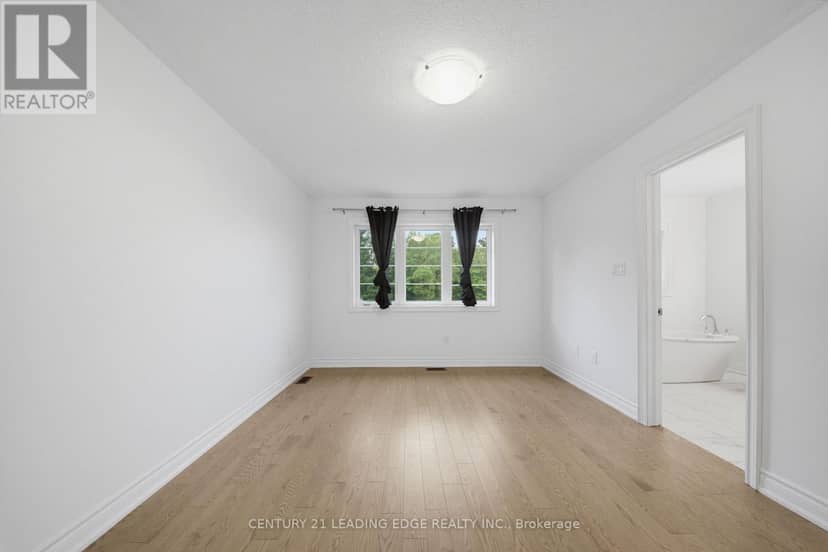 28 Liam Lane — photo 16 of 38