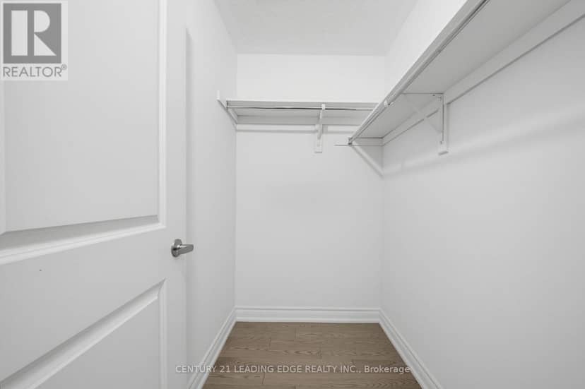 28 Liam Lane — photo 21 of 38