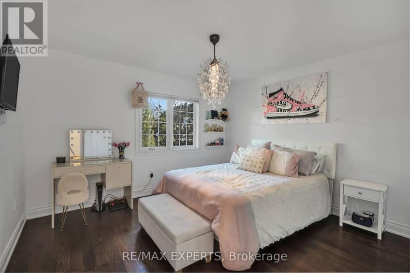 61 Fisher Street — photo 23 of 40