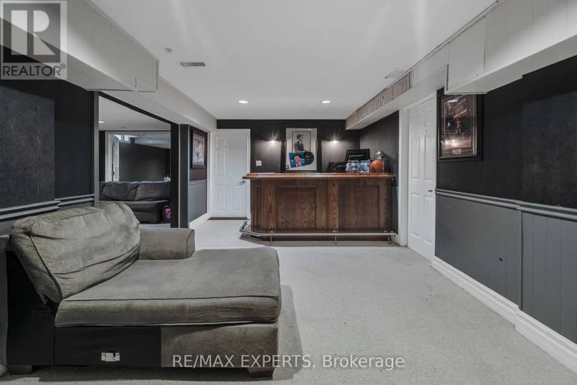 61 Fisher Street — photo 28 of 40