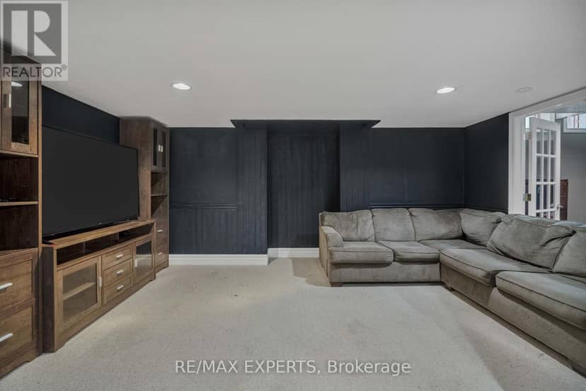 61 Fisher Street — photo 29 of 40