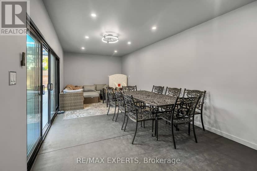 61 Fisher Street — photo 38 of 40