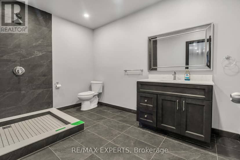61 Fisher Street — photo 39 of 40