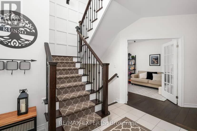 20 Hackett Street — photo 4 of 40