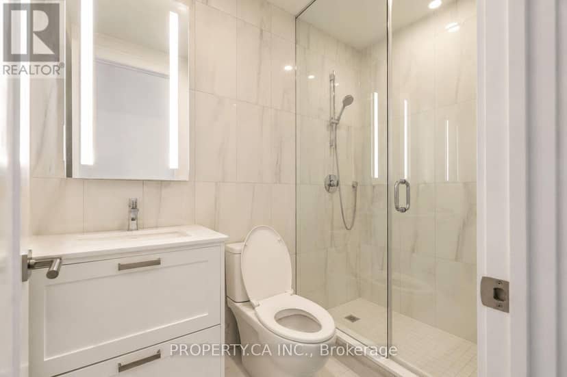 422 - 399 Royal Orchard Boulevard — photo 31 of 40