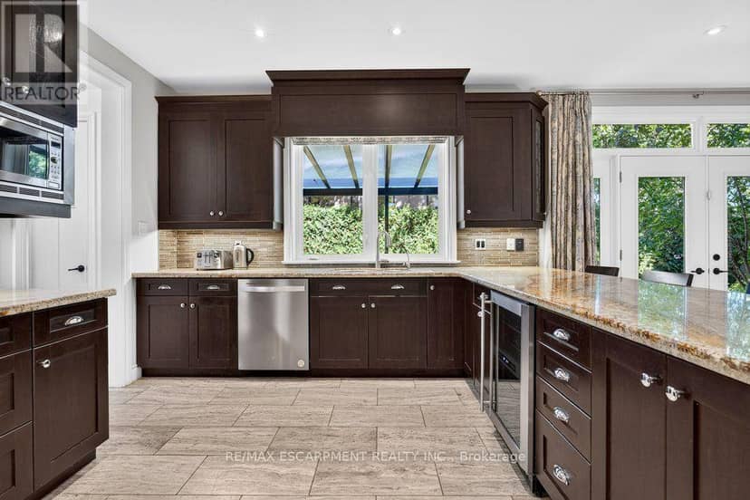 225 Lakeside Avenue — photo 11 of 40