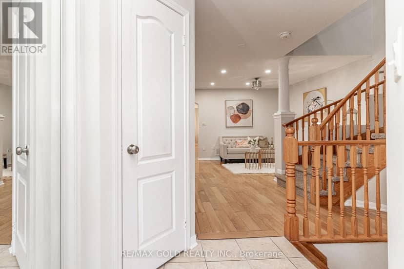 34 Jingle Crescent, Brampton, photo 5