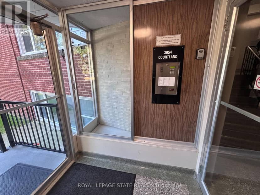 404 - 2054 Courtland Drive, Burlington, photo 3