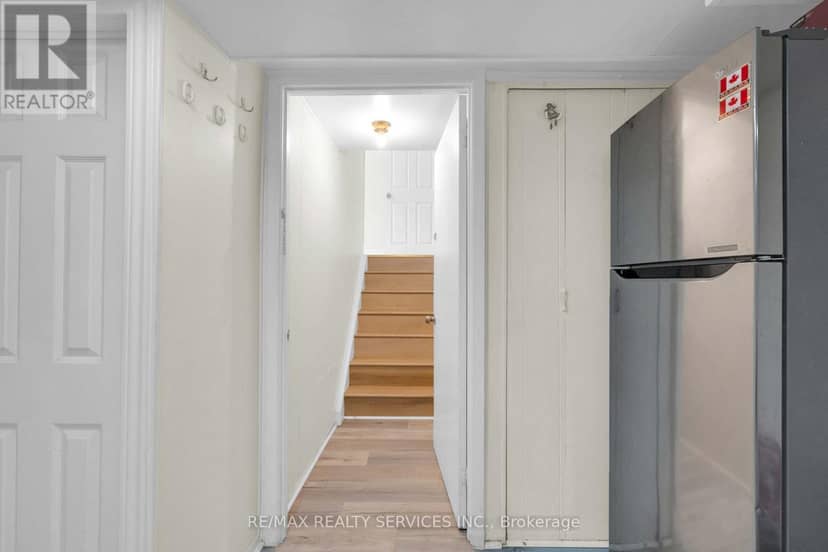 17 Avening Drive — photo 31 of 40