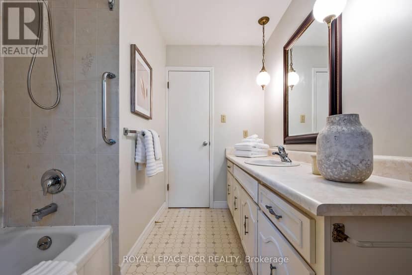 137 White Pine Crescent — photo 19 of 31