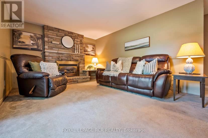 137 White Pine Crescent — photo 20 of 31