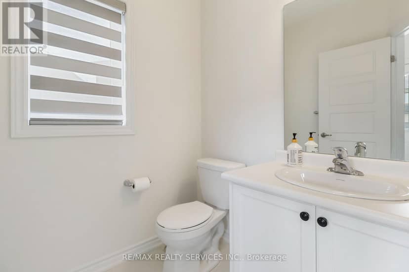 49 Dennis Avenue — photo 10 of 32