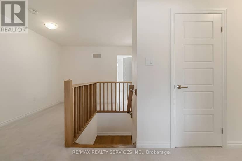 49 Dennis Avenue — photo 17 of 32
