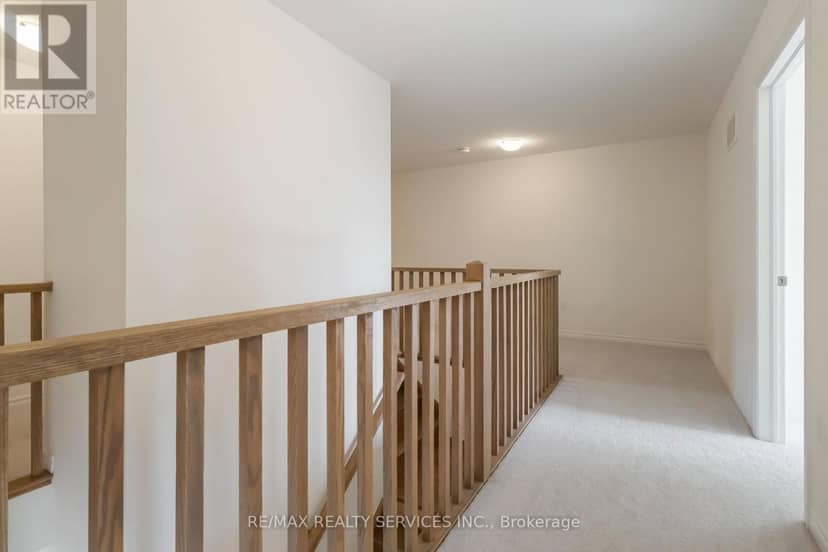49 Dennis Avenue — photo 24 of 32
