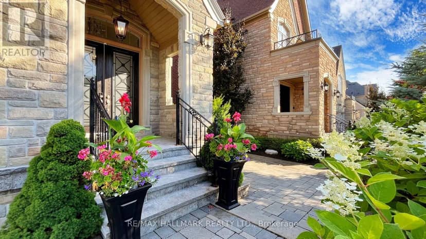 39 Lilly Valley Crescent — photo 3 of 40