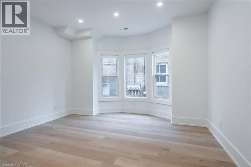 204 BALSAM Avenue S — photo 11 of 40