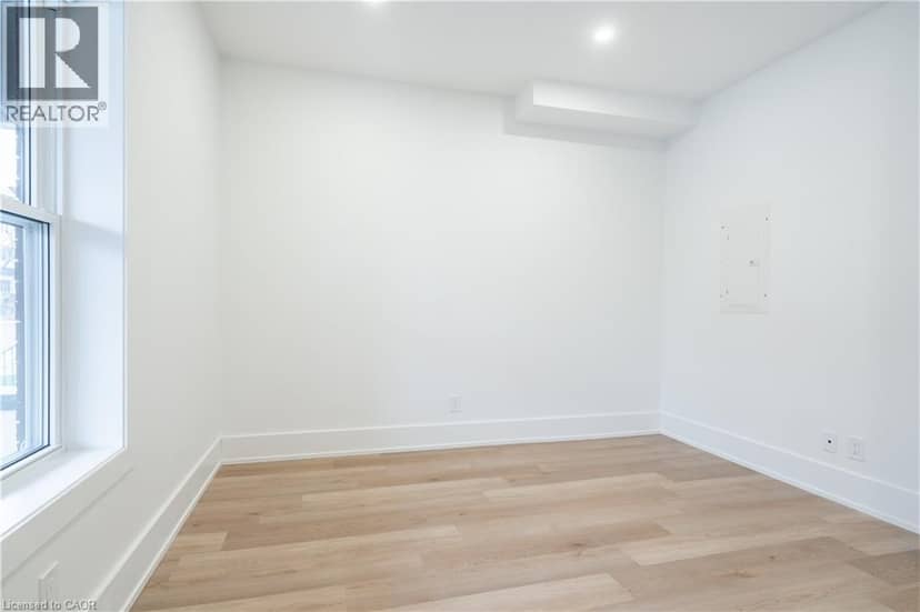 204 BALSAM Avenue S — photo 15 of 40