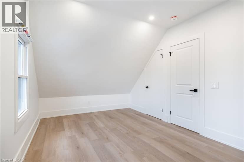 204 BALSAM Avenue S — photo 31 of 40