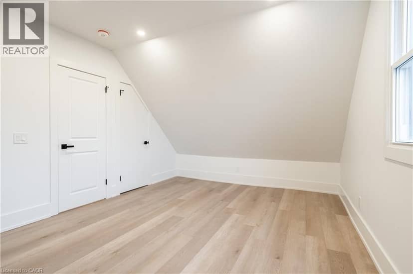 204 BALSAM Avenue S — photo 34 of 40