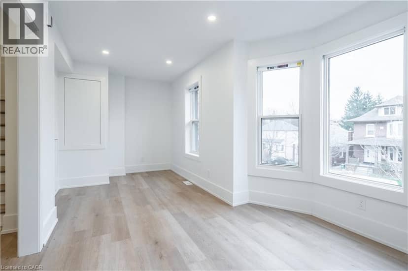 204 BALSAM Avenue S — photo 19 of 40