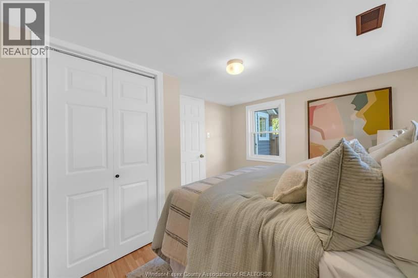 1057 Oak AVENUE — photo 19 of 40