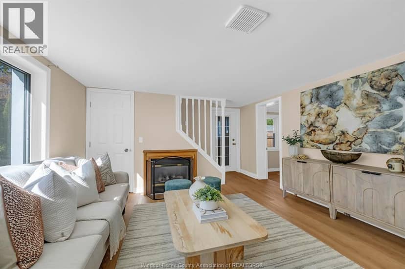 1057 Oak AVENUE — photo 8 of 40