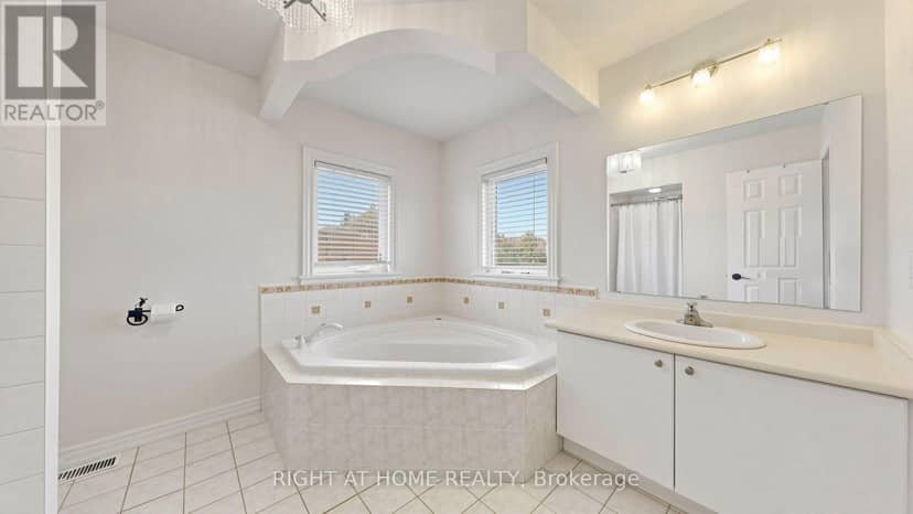 44 Robertson Close — photo 24 of 40