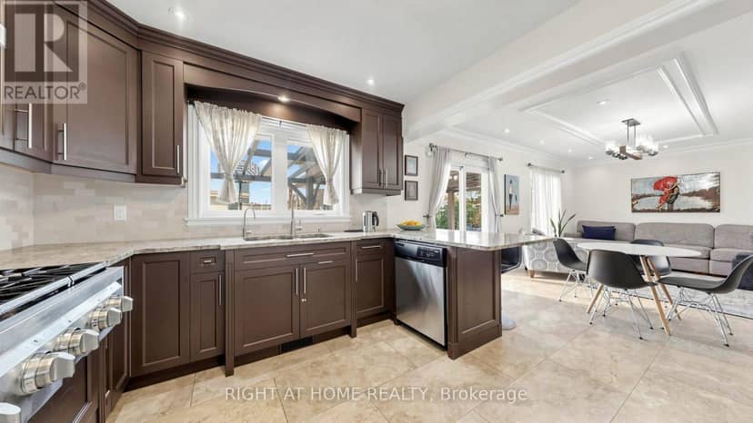 44 Robertson Close — photo 16 of 40
