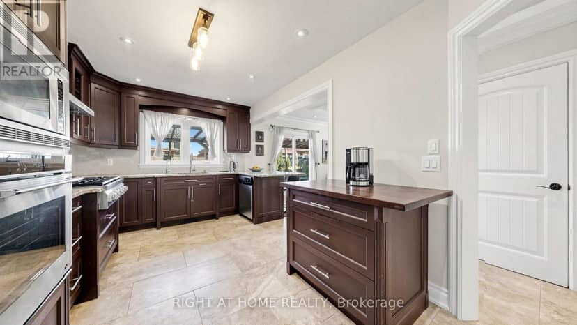 44 Robertson Close — photo 18 of 40