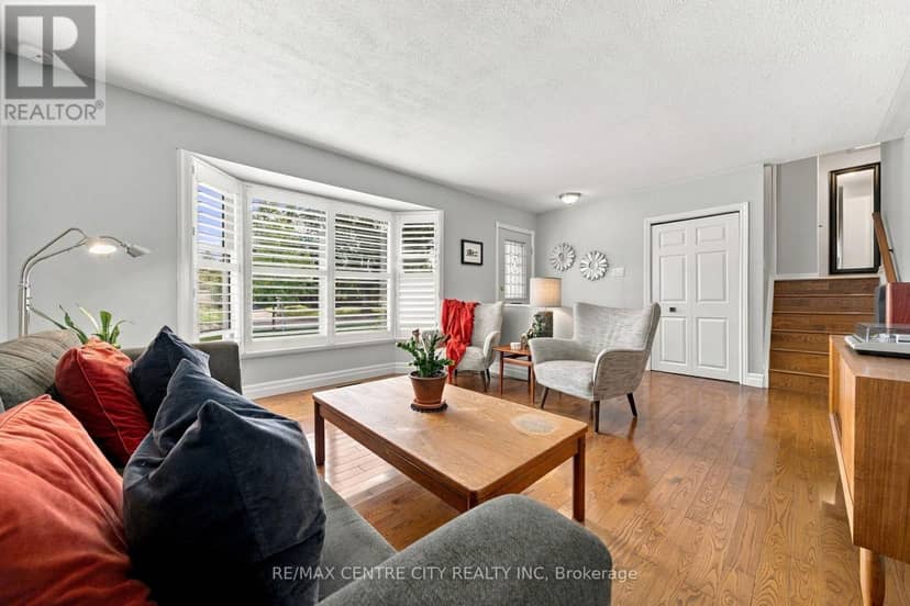 96 Tweed Crescent — photo 10 of 40
