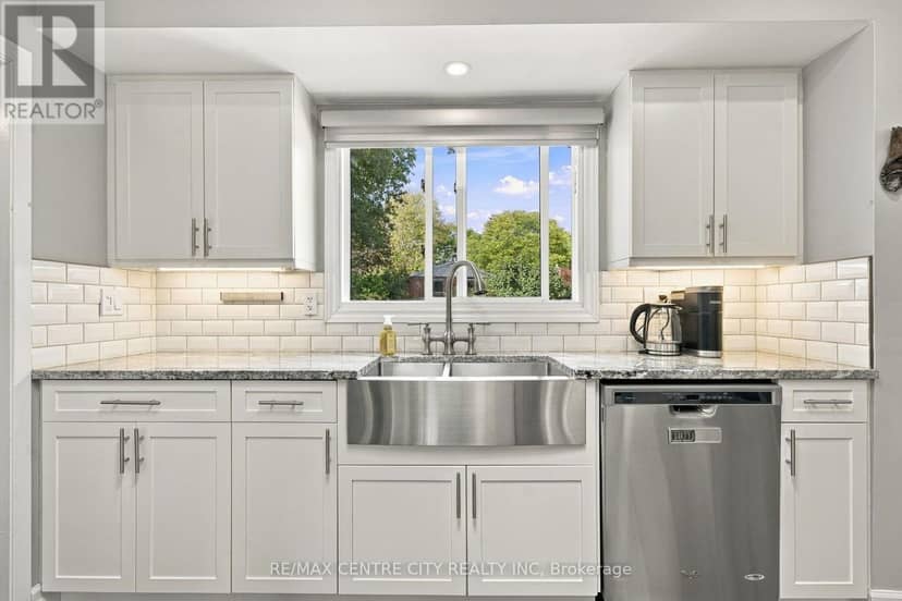 96 Tweed Crescent — photo 13 of 40
