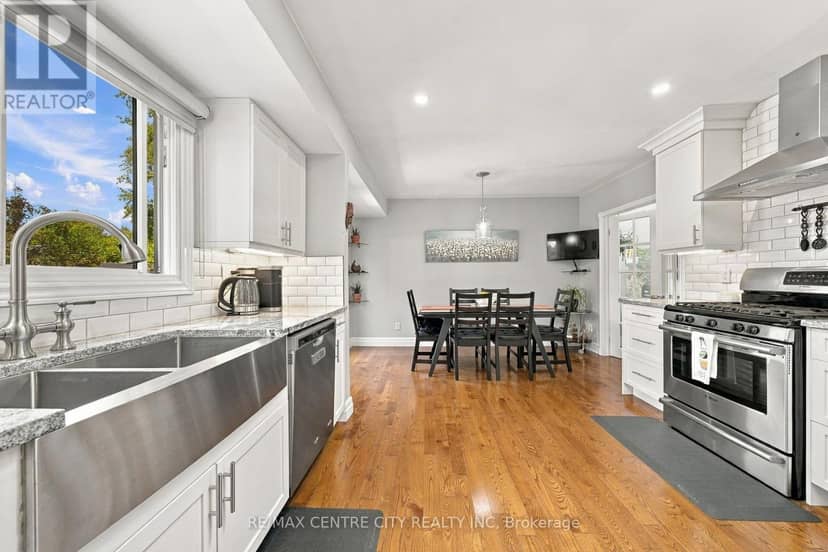 96 Tweed Crescent — photo 15 of 40