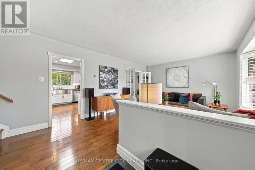 96 Tweed Crescent, London North, photo 6