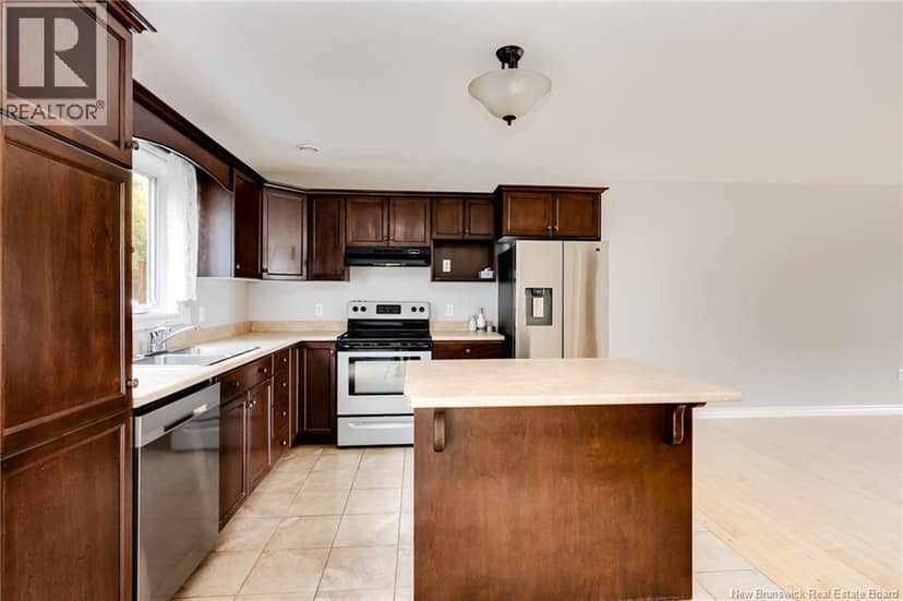39 Senese Street — photo 8 of 34