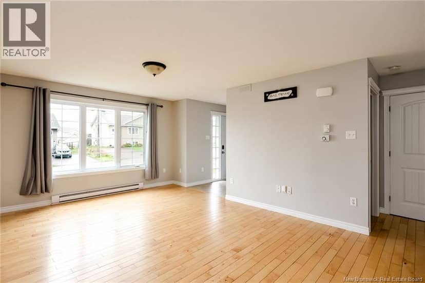 39 Senese Street — photo 4 of 34