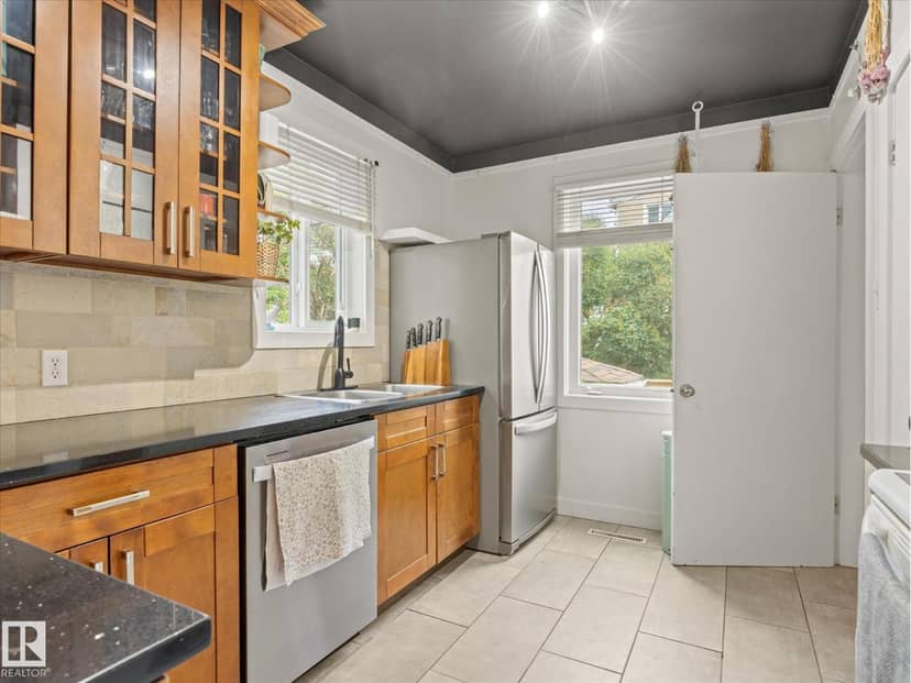 11949 St Albert Tr NW — photo 14 of 34