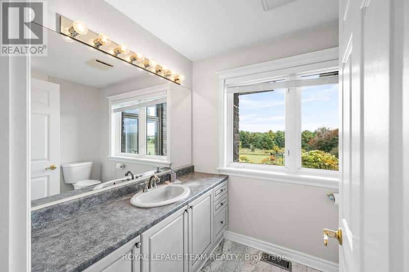 285 Pinhey Point Road — photo 22 of 40