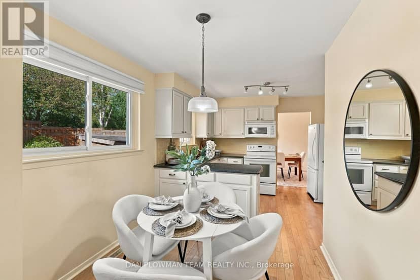 51 Rosalynne Avenue — photo 15 of 40